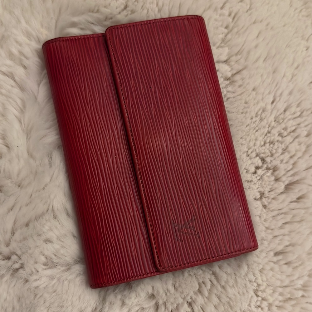 LV trifold Epi wallet. Authentic